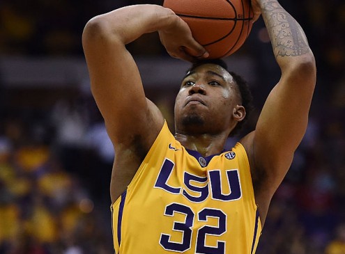LSU Basketball’s Craig Victor Receives Award for His Knowledge