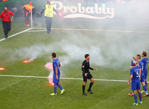 Euro 2016 Group D: Czech Republic 2-2 Croatia; Match Suspended As Croatian Fans Threw Fireworks On The Pitch, Hits Stewards Face