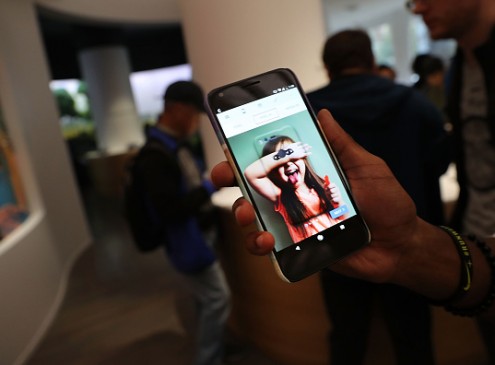 Google’s Latest Mobile Tech, ‘Pixel’ Has Great Camera Quality: At Par With iPhone? [VIDEO]