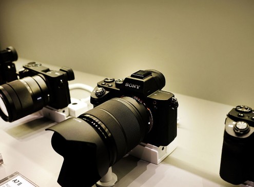 Sony’s Pro-Level Compact RX1R II Price Matches Performance? [VIDEO]