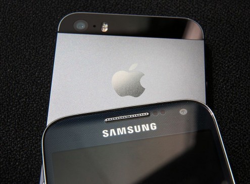 Apple vs Samsung Lawsuit: U.S. Court Of Appeals Officially Reopened Apple vs Samsung iPhone Design Lawsuit [VIDEO]