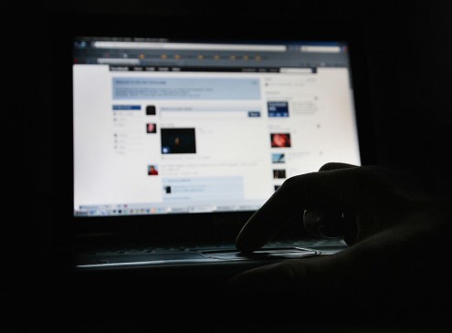 University Of Pittsburgh Study Finds How Social Media Leads To Loneliness
