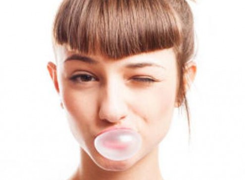 Chewing Gum Causes Migraines in Teens, Study