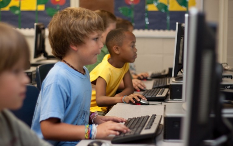 students computer learning