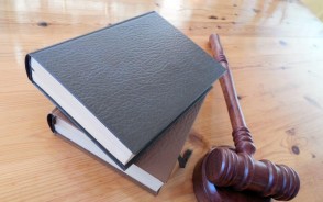 When Should You Hire an Employment Lawyer?