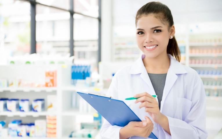 10 Key Pharmacy Technician Duties and Daily Tasks