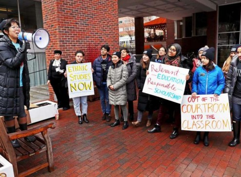 Harvard Students Protest Against Denial of Tenure for Ethnic Studies Professor