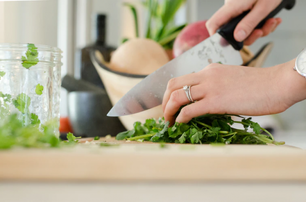 Homecooking Guides: Top 5 Kitchen Essentials for a Proper Meal Preparation
