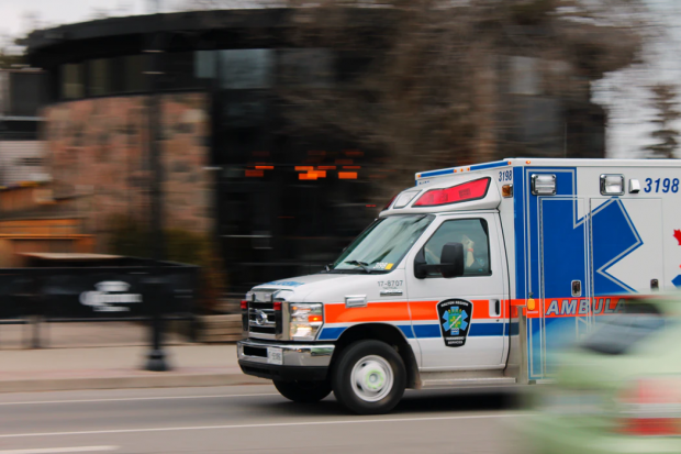 The Differences Between an EMT and a Paramedic