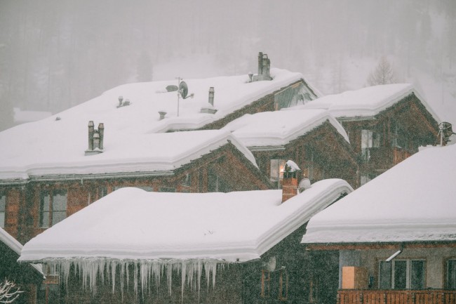 How Much Snow Can Your Roof Withstand?